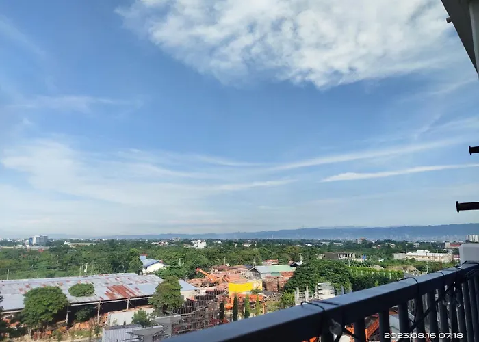 Nate & Athalia's Cityscape Condotel *